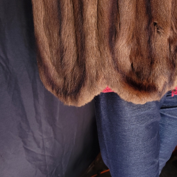 RARE Vintage Scalloped Hem & Sleeve Mink Coat - Picture 4 of 11